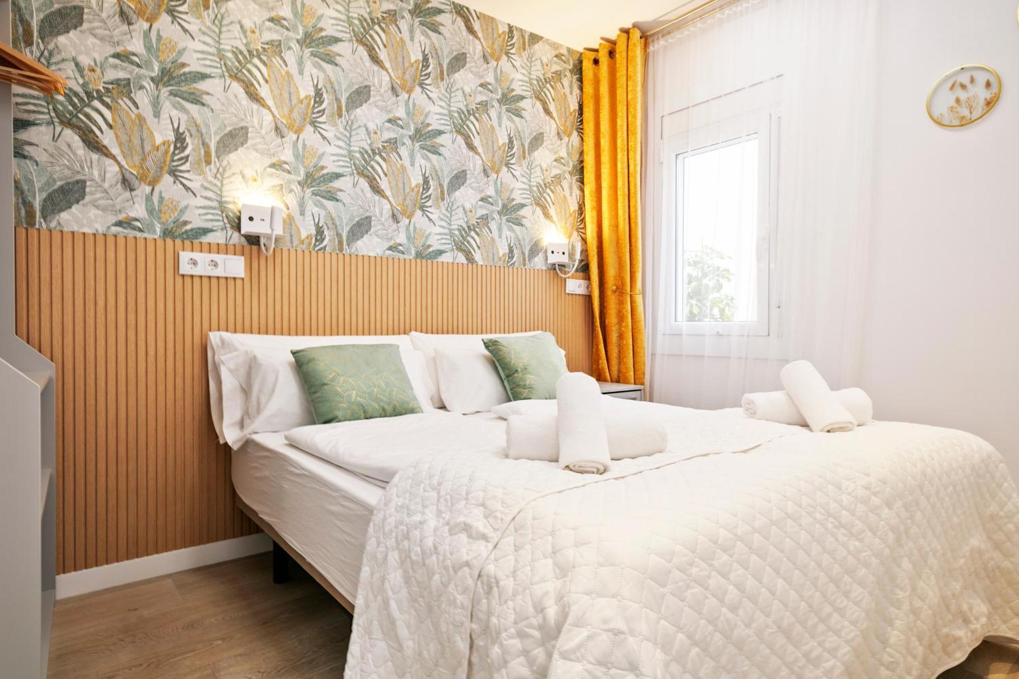 Boutique Plaza Catalonia Suites Cornella Cornellà de Llobregat Eksteriør bilde